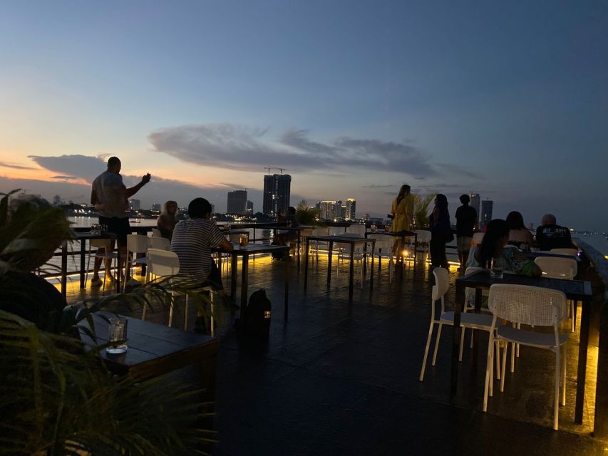 Phnom Penh: Mekong River Sunset Cruise with free flow drink - How the 1.5 hours really feels: talk early, then enjoy the view