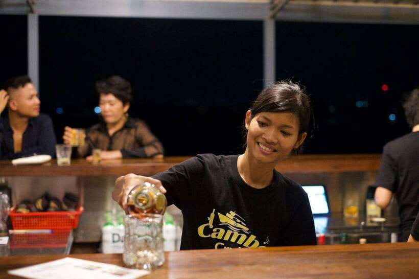 Phnom Penh: Mekong Sunset Dinner Cruise with Live Music - Should you book Cambo Cruise on the Mekong?