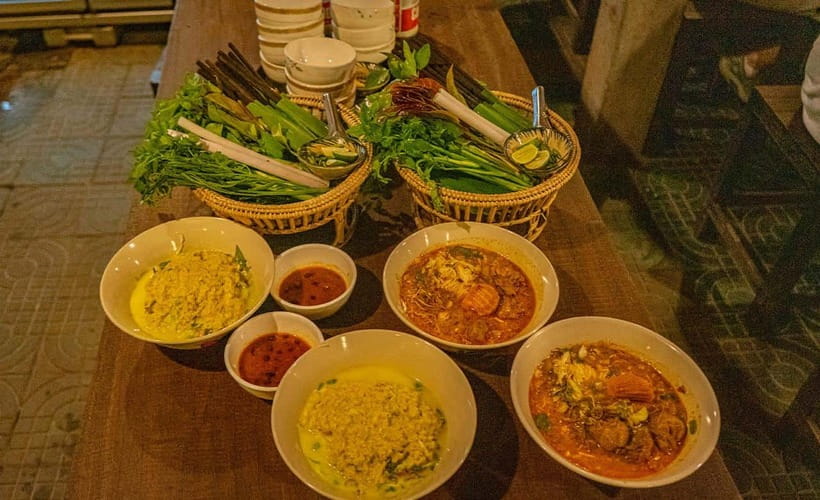 Phnom Penh: Night Foodie Tour by Tuk Tuk with Drinks - Key things worth knowing before you go