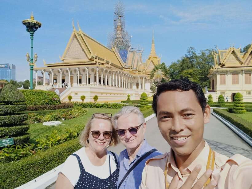 Phnom Penh: Royal Palace, S21, Killing Fields & More Tour - Transport, group size, and the “how” that makes the day work