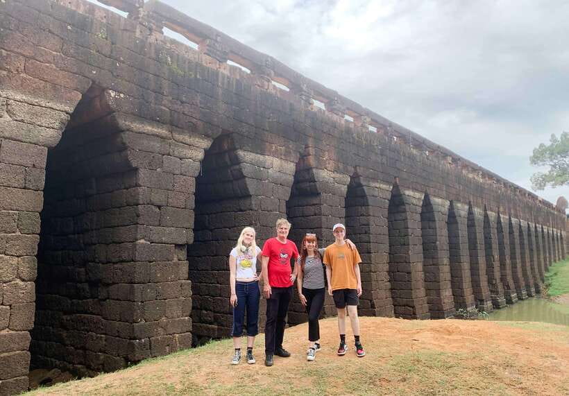 Phnom Penh - Siem Reap Road Transfer Plus Sightseeing - Key takeaways