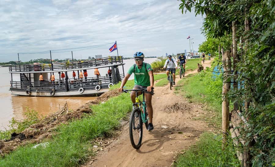 Phnom Penh: Silk Islands Half-Day Bike Tour - Key highlights you’ll feel right away