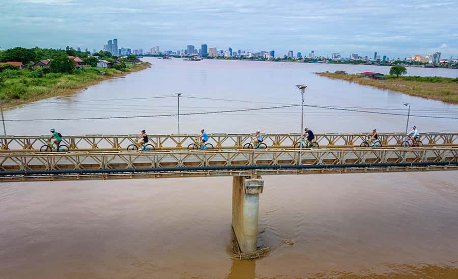 Phnom Penh: Silk Islands Half-Day Bike Tour - How the Half-Day Bike Tour Works: Pickup, Ferry, and Midday Return