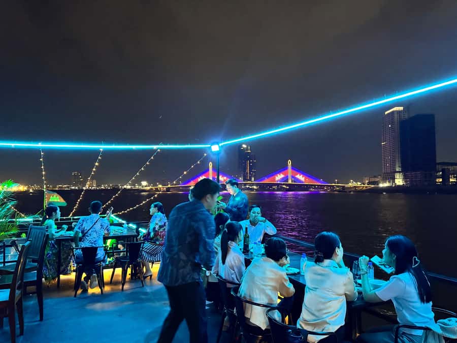 Phnom Penh: Sunset Dinner Cruise with English Speaking Guide - The guide experience: what “English-speaking” changes