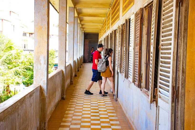 Phnom Penh: Tour of Tuol Sleng Prison and Choeng Ek Memorial - Tuol Sleng (S-21): what the guided hour feels like