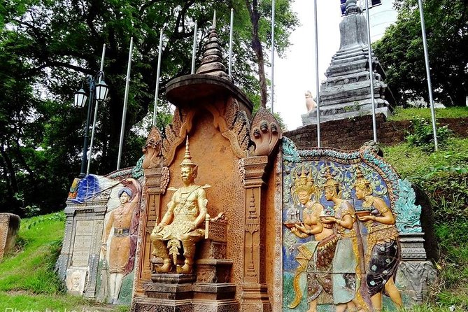 Phnom Penh Vital Discovery-Full Day Tour (Including all services) - Independence Monument: a quick history hit