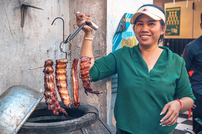 Phnom Penh’s Culinary Underground: Local Food Tour by Tuk-tuk - A 5:30pm Phnom Penh tuk-tuk night that’s built around eating