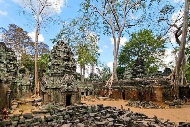 Private Angkor Wat Tour from Siem Reap - Angkor Thom south gate: demons, gods, and a naga greeting