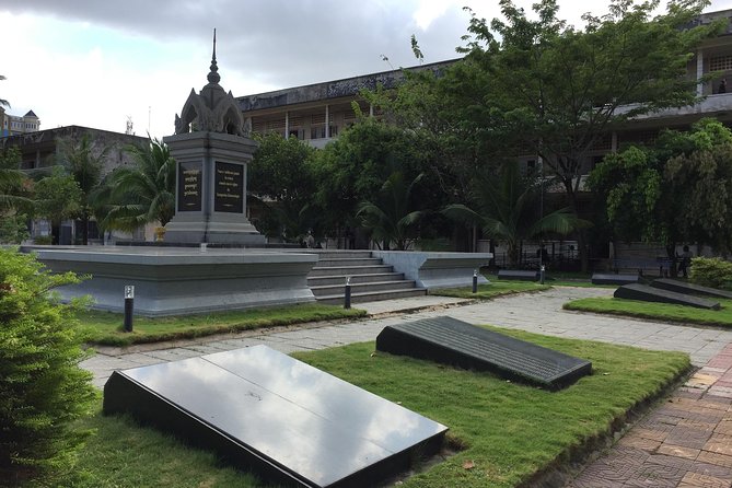 Private Half Day To Killing Field & S21 Genocidal Museum in Phnom Penh - How the 3 to 4 hour schedule keeps the day humane