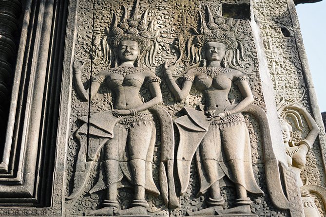 Private Tuk Tuk Tour to Angkor Wat and Small Circle with Two Extras - Small Circle Temples: Brick Carvings, Steep Pyramids, and Jungle Stone