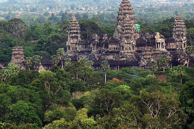 Shared Tour to Angkor Wat, Bayon and Ta Prohm Temples - Bayon Temple: 1 hour with the face-tower focus
