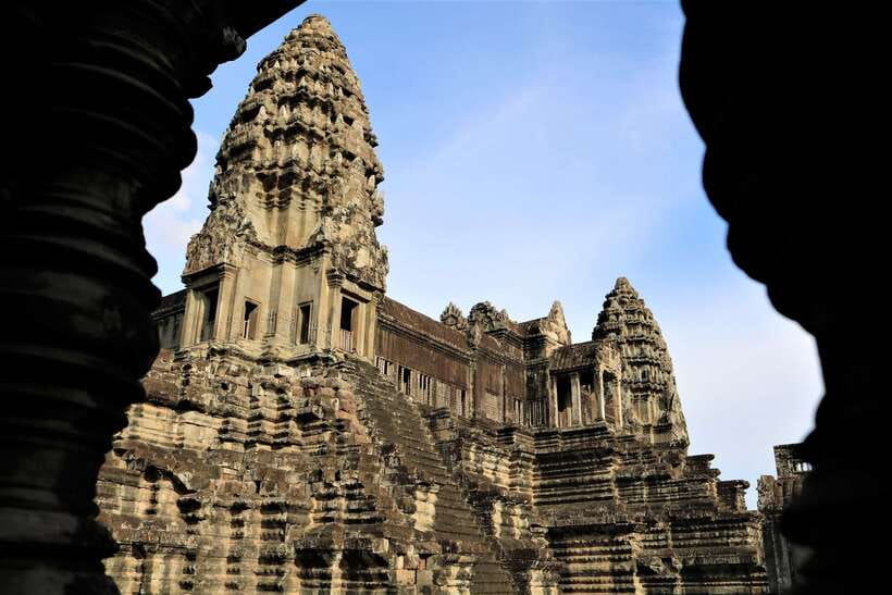 Siem Reap: 2-Day Temple Highlights Sunrise and Sunset Option - Guides and Drivers: The Difference Between Seeing and Understanding