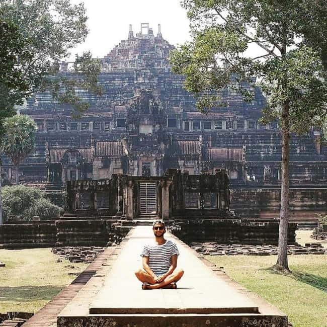 Siem Reap: Angkor 1-Day Private Tour with Sunset or Sunrise - Angkor Wat: the centerpiece, handled with care