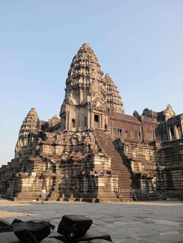 Siem Reap: Angkor Full-Day Group Tour with Japanese Guide - Lunch, timing, and the real cost of a 1-day visit