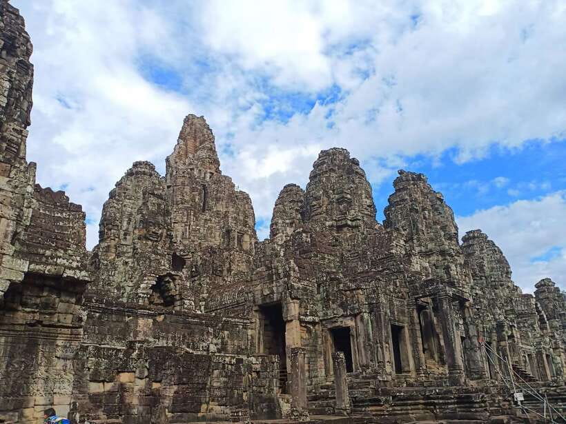 Siem Reap: Angkor Wat Private Tour by Tuk-Tuk - Crowd strategy: how timing and flexible pacing can save your day