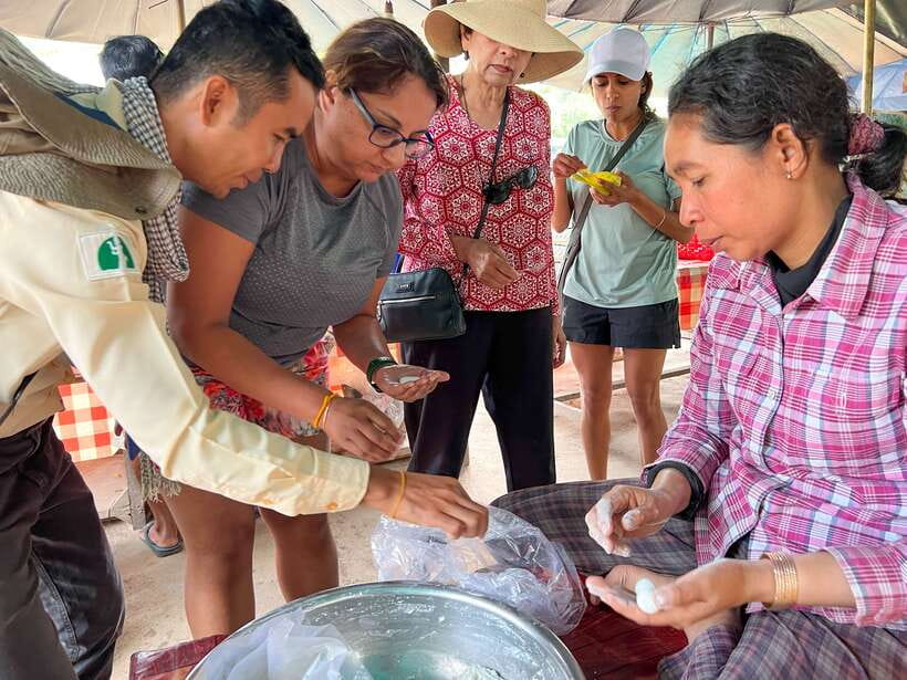 Siem Reap: Angkor Wat Small-Group Day Tour and Sunset - Phum Preah Dak Village: Palm Cake and Palm Sugar You Can Actually Explain