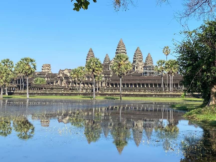 Siem Reap: Angkor Wat Small Group Tour with Spanish Guide - Day 1 route: South Gate feeling, Bayon mood, and Ta Prohm’s tree roots