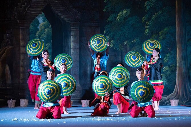 Siem Reap Apsara Dinner show & Hotel Pick up - Morakot Angkor or Amazon Angkor: What the Venue Experience Is Like