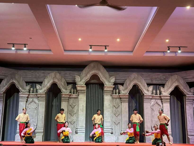 Siem Reap: Apsara Show Including Dinner & Hotel Pickup - What the Dinner Feels Like: Buffet, Set Menu, and Real Khmer Choices
