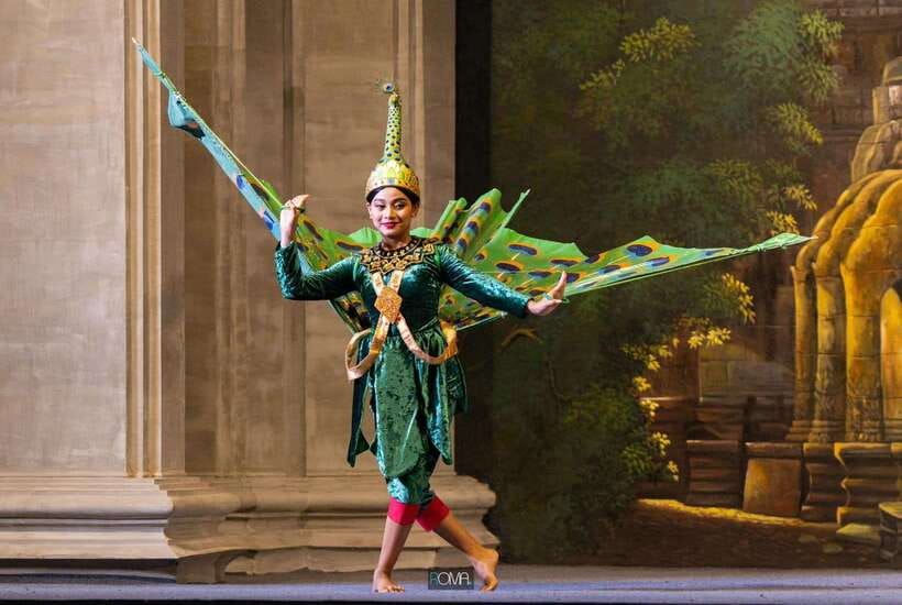 Siem Reap: Apsara Show Including Dinner & Hotel Pickup - Hotel Pickup by Tuk-Tuk or Van: The Real Value