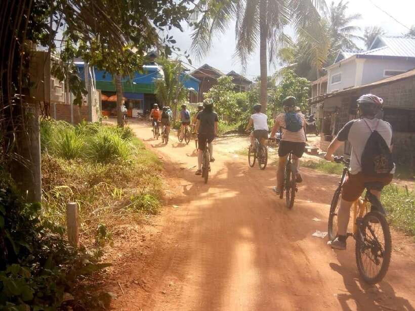 Siem Reap: Countryside Cycle and Local Village Life Tour - Meeting the Palm Wine Family: Taste Something You Can’t Buy Everywhere