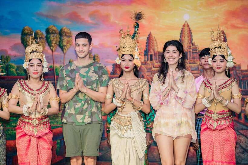 Siem Reap: Dinner and Traditional Show with Hotel Transfer - The vibe: a stress-free Siem Reap dinner show night