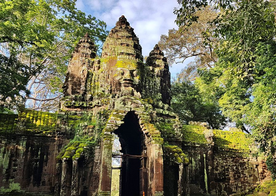 Siem Reap - Discover Angkor Wat by Jeep - Dust, mud, and the dress code reality check