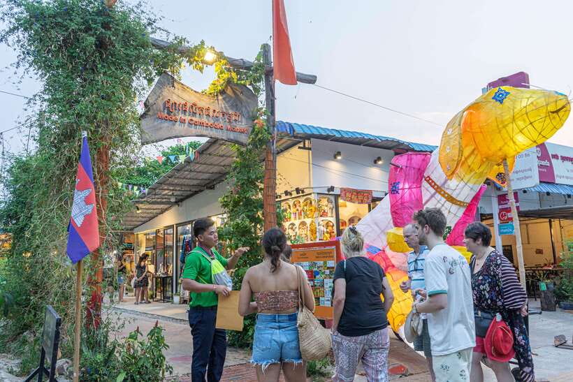 Siem Reap: Evening Food Tour with 10 Local Tastings - Market Time: Made in Cambodia Market (and Why It Pairs Well With Food)