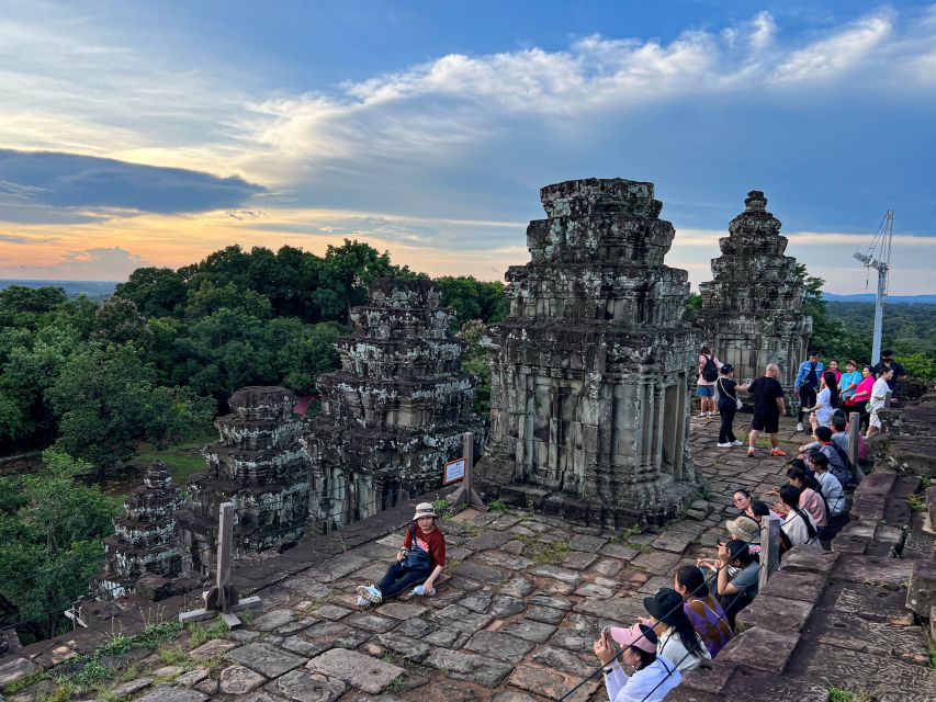 Siem Reap: Full Day Angkor Wat Temple Experience with Sunset - Srah Srang break, lunch, then Ta Prohm’s roots and jungle mood