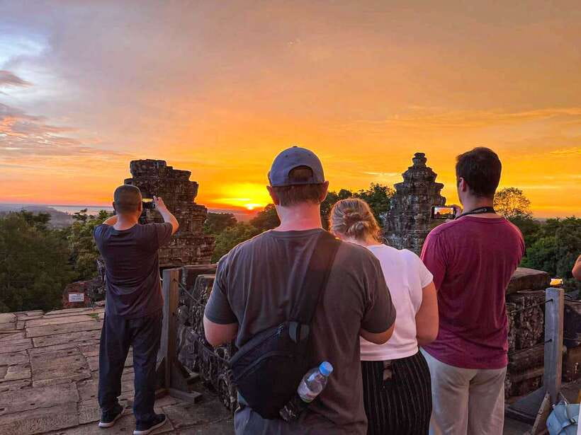 Siem Reap: Full Day Angkor Wat Temple Experience with Sunset - Angkor Wat: the moat-and-five-towers icon plus a Phnom Bakheng sunset