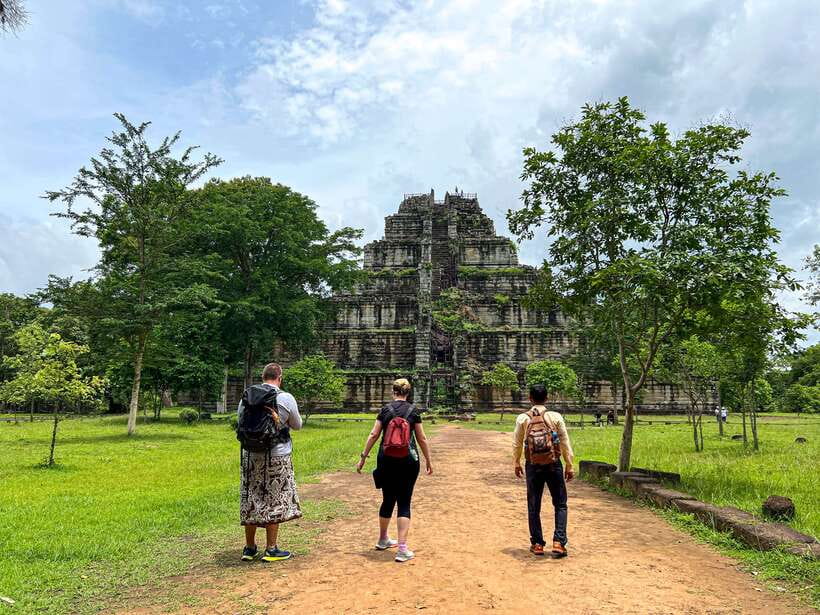 Siem Reap: Koh Ker, Beng Mealea, & Banteay Srei Join-in Tour - Morning pickup and the Preah Dak palm-cake start