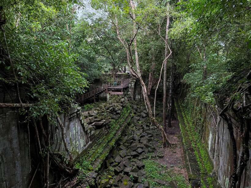 Siem Reap: Kulen Mountain, Beng Mealea and Tonle Sap Tour - Transport, guides, and pacing: what the 10 hours feels like