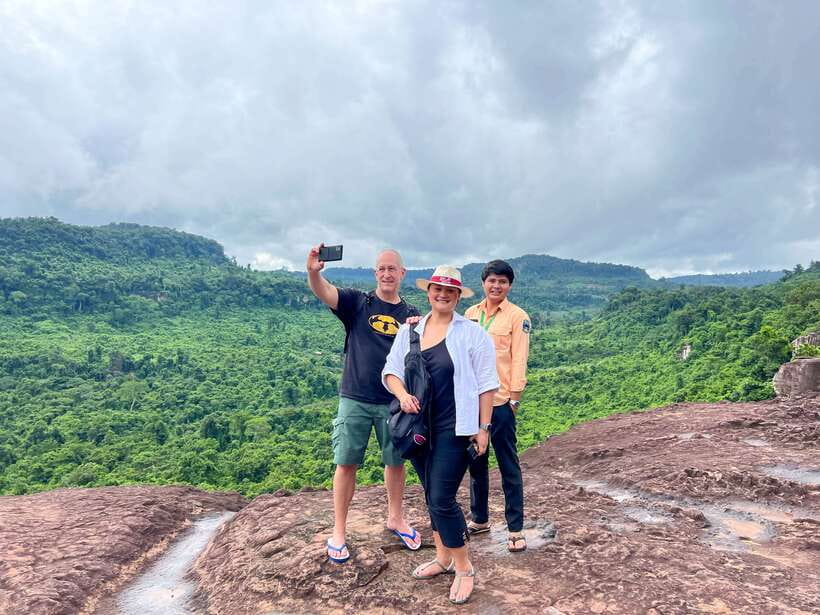 Siem Reap: Kulen Mountain Small Group Tour with Picnic Lunch - Poeng Ta Kho Amazing Cliff: Quick Visit, Strong Views