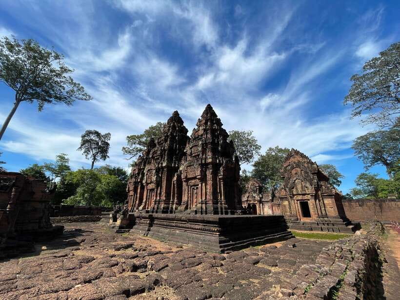 Siem Reap: Kulen Waterfall and Banteay Srei Exploration - Preah Dak Village: Palm Cake With a Side of Solar Power