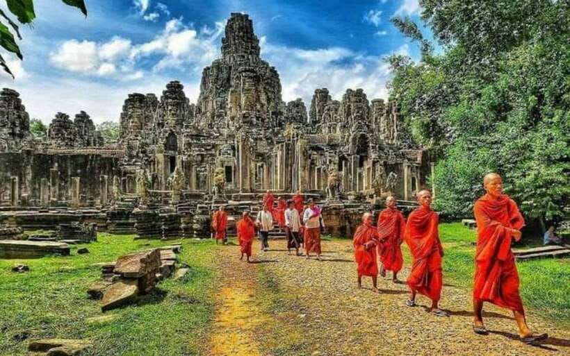 Siem Reap: Personalized Angkor Wat Sunrise/Set by TukTuk/Car - Quick Takeaways