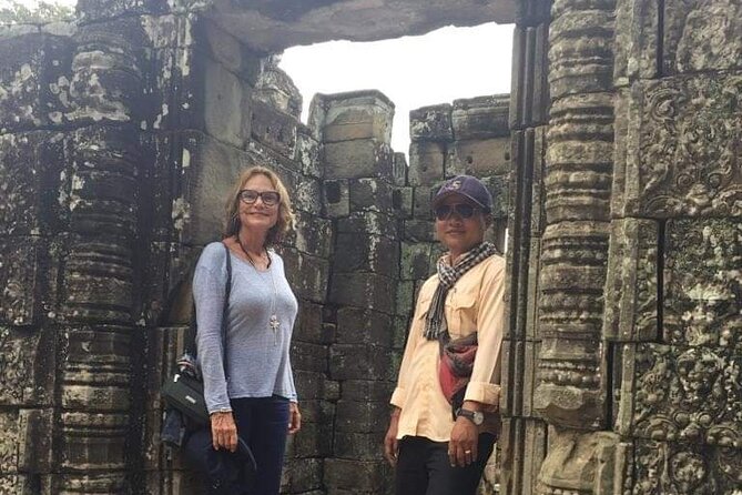 Siem Reap Private Day Tour: Angkor Wat Sunrise, Bayon & Ta Prohm - Angkor Thom South Gate: a short stop that matters for photos
