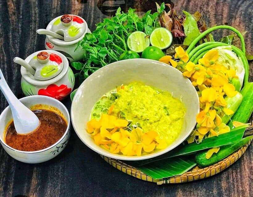 Siem Reap: Street Food Experience by Tuk-Tuk - The insect tastings: how to handle it without missing the point