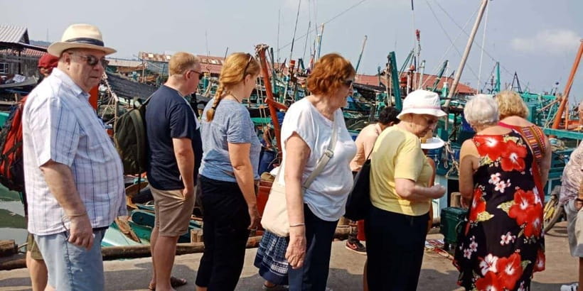 Sihanoukville Full Day City Tour with Transportation & Guide - Independence Monument and the route through the city’s everyday side