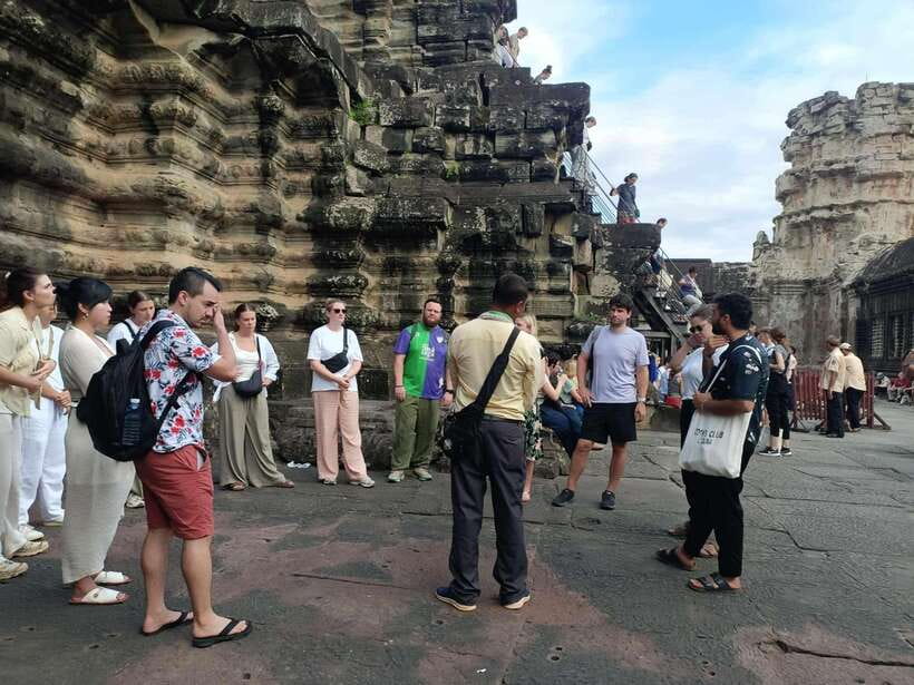 Small-Group Full Day Angkor wat Guide tour with Sun set - Ta Prohm’s root tunnel: what to notice besides the famous view