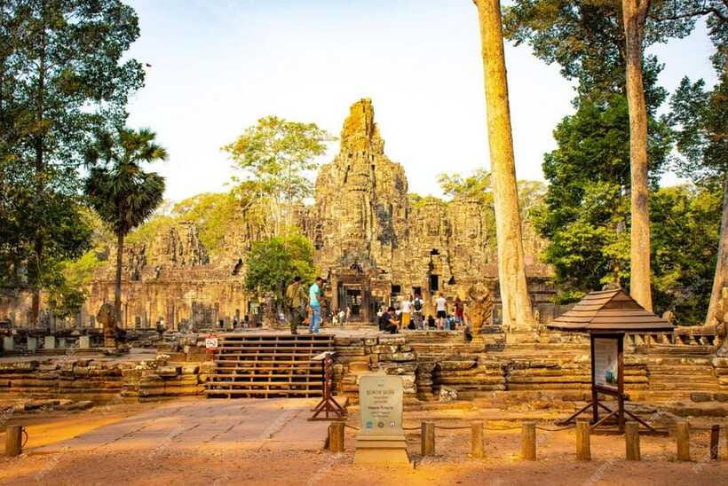 Sunrise at Angkor Wat and Small Tour with Tours Guide - Angkor Wat after sunrise: guided walking, breakfast break, and photo spots