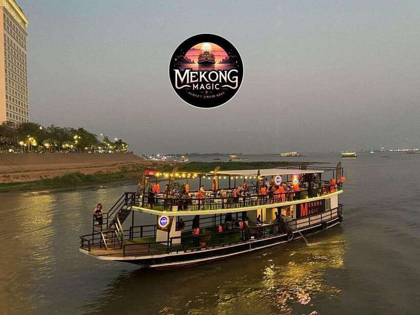 Sunset Cruise-Unlimited Beers-Sodas-BBQ buffet-Fruit platter - The sights you actually care about: palace glow, stilt homes, and city skyline photos