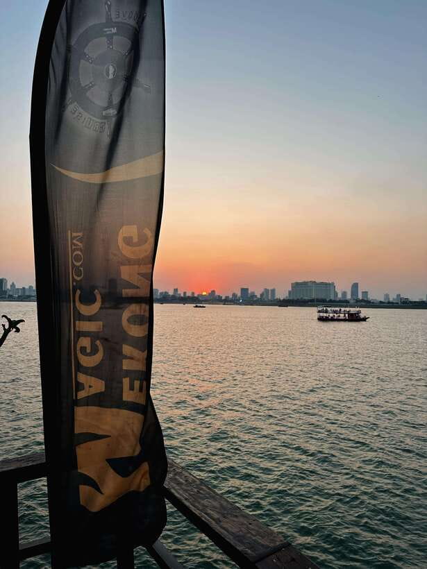 Sunset Cruise-Unlimited Beers-Sodas-BBQ buffet-Fruit platter - Group vibe: chat-friendly, not party-chaos