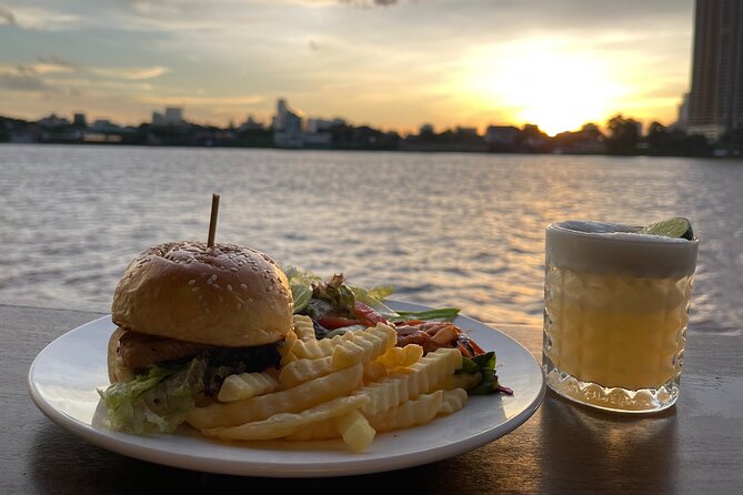 Sunset & Evening Dinner Cruise With One Way Free Pick Up - Choosing 5pm vs 7pm: When the View Is Best