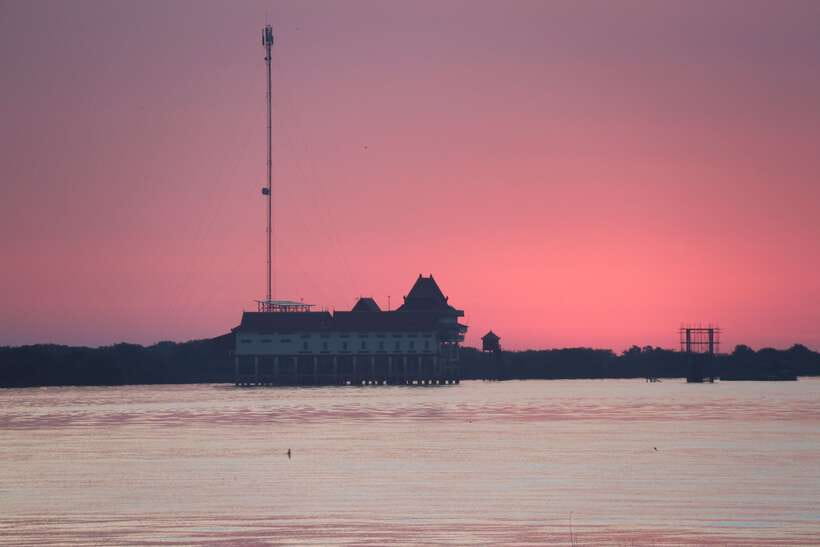 Tonle Sap Cruise & land Tour between Phnom Penh & Siem Reap - Why This One-Way Trip Feels Different